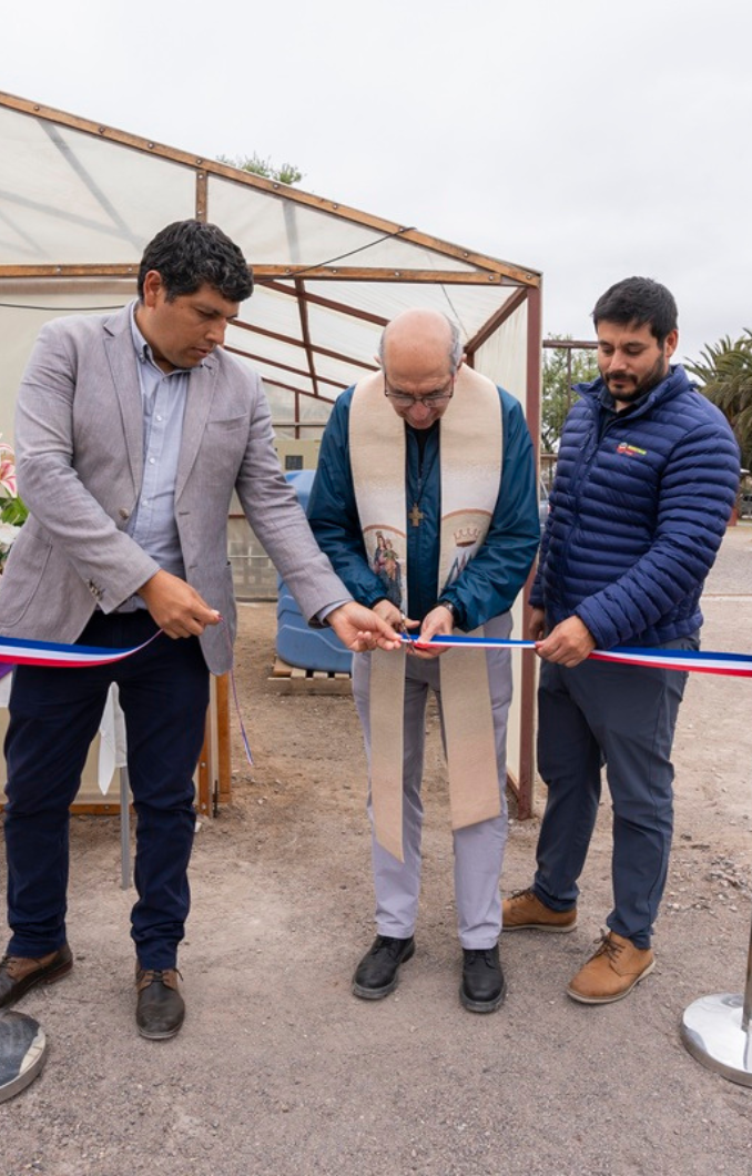 Salesianos Copiapó inaugura invernadero solar automatizado